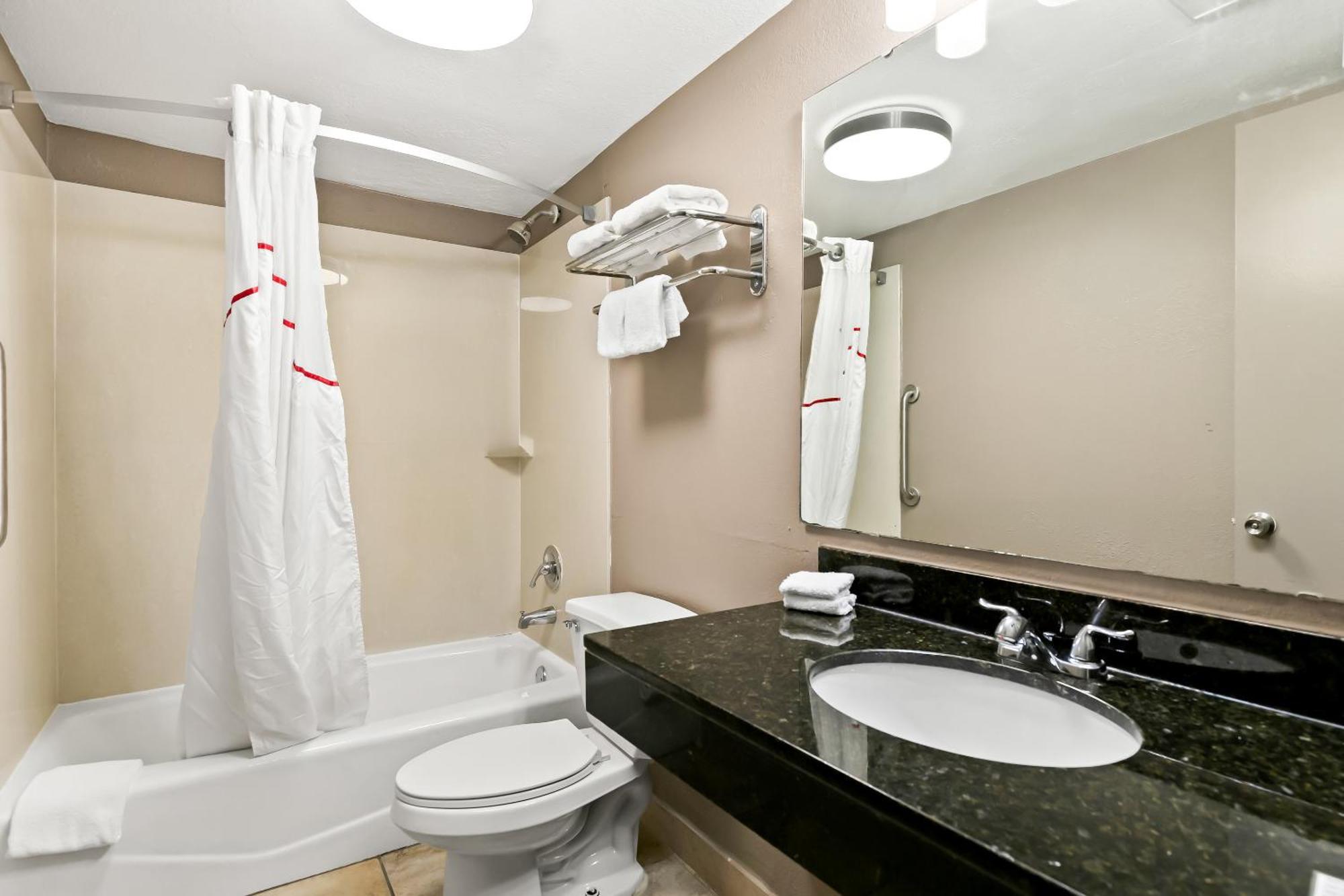 Red Roof Inn & Suites Duncan Zewnętrze zdjęcie